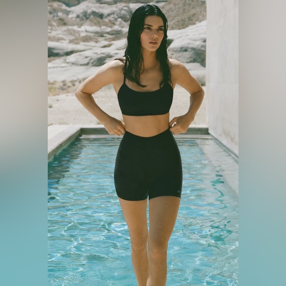 Shine Alo Yoga 5" Airlift Energy Short - Picture 3 of 8